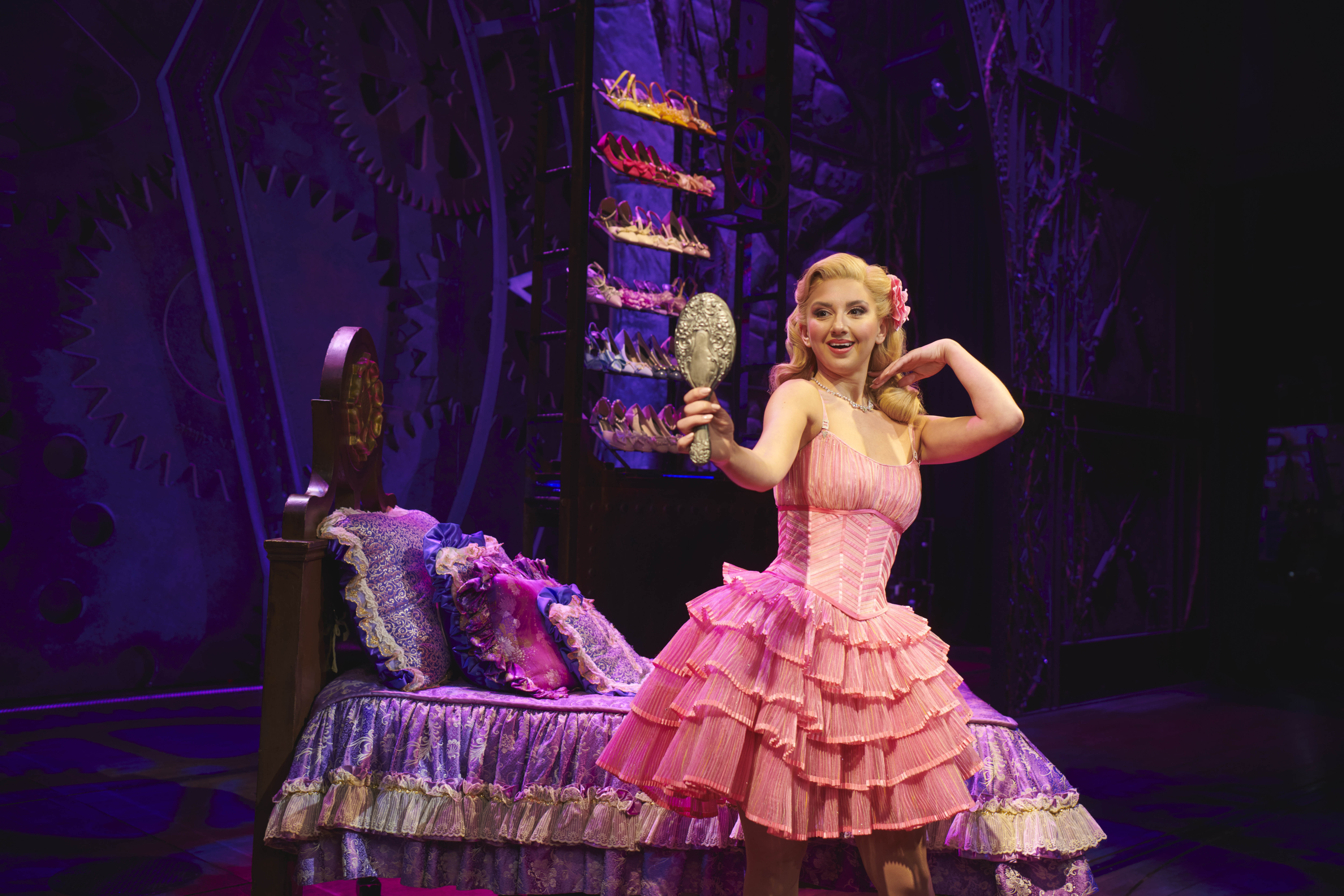 A picture of Zizi Strallen as Glinda from the musical Wicked