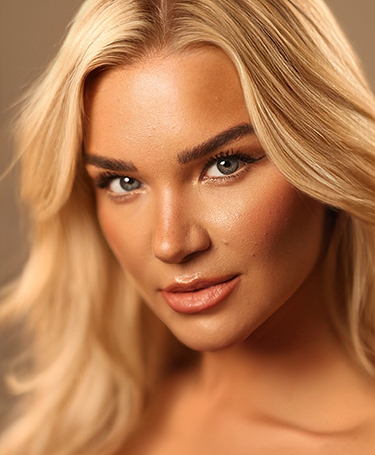 Abbie Quinnen Headshot